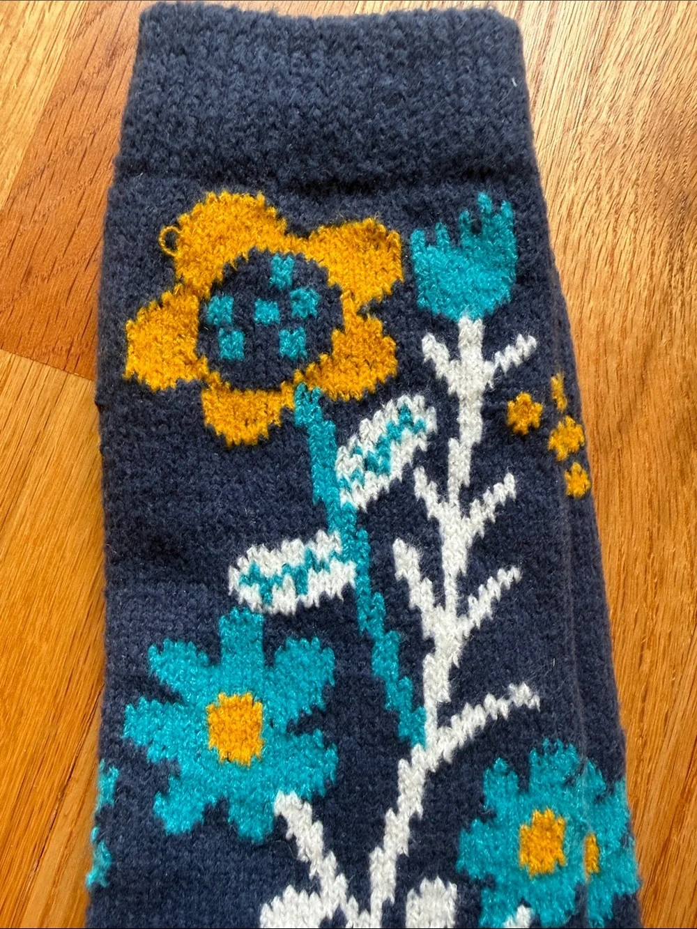 Northeast Cozy Cabin super soft boot sock Women's Navy Floral Boot Socks NWT